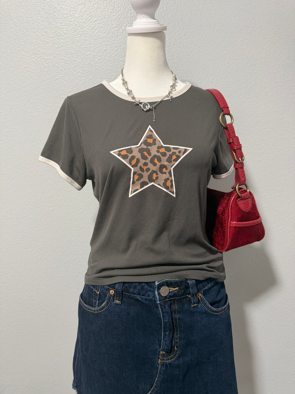 No Comment Leopard Star Graphic Tee